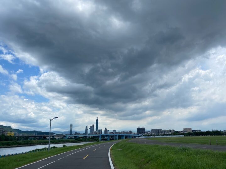 Cycling Through Taiwan: A Seasonal Weather Guide