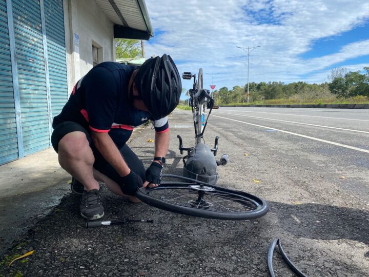 自転車の路上応急処置ガイド